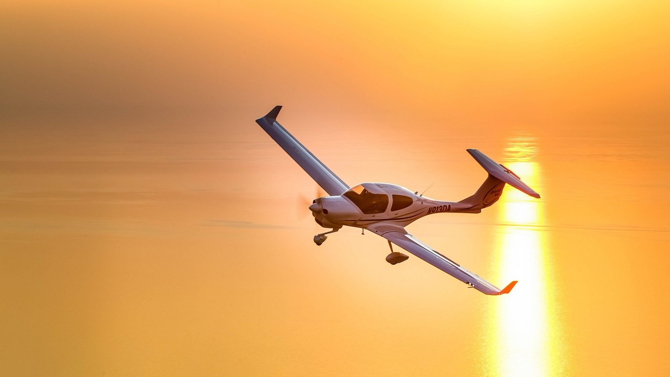 DA40 NG over water